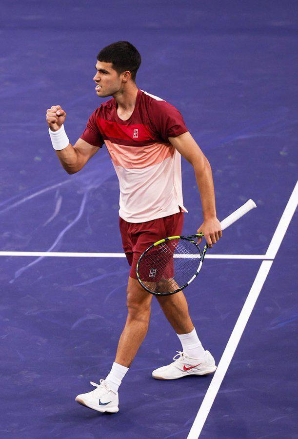 卫冕冠军实力横扫，轻松晋级淘汰赛